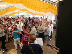 Bombenstimmung in Festzelt Bombenstimmung in Festzelt